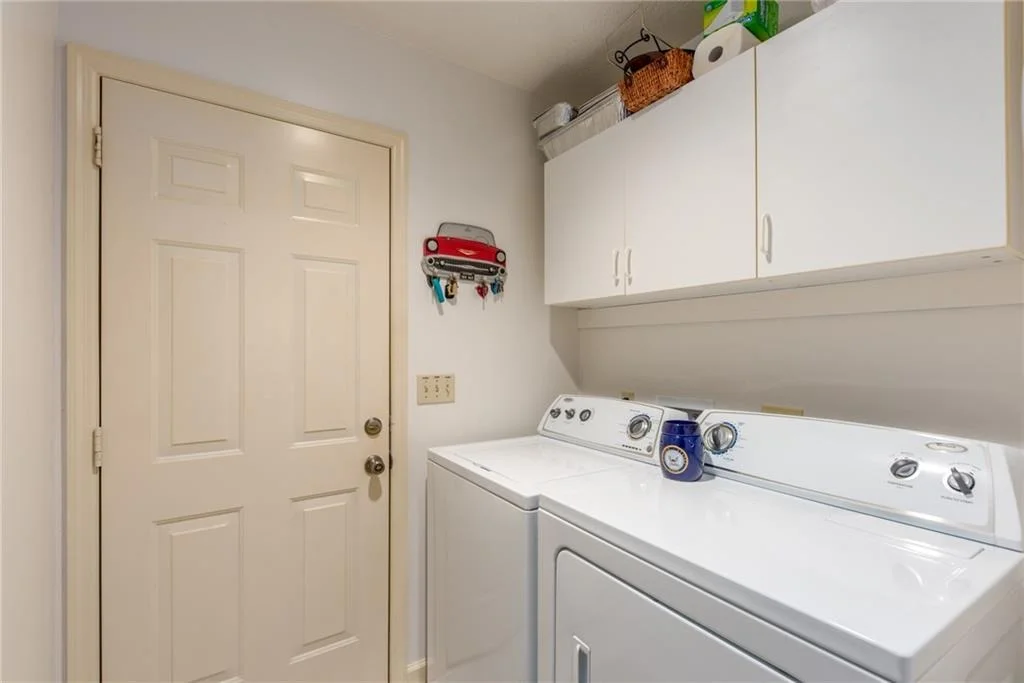 Photo of 5715 Sunset Boulevard