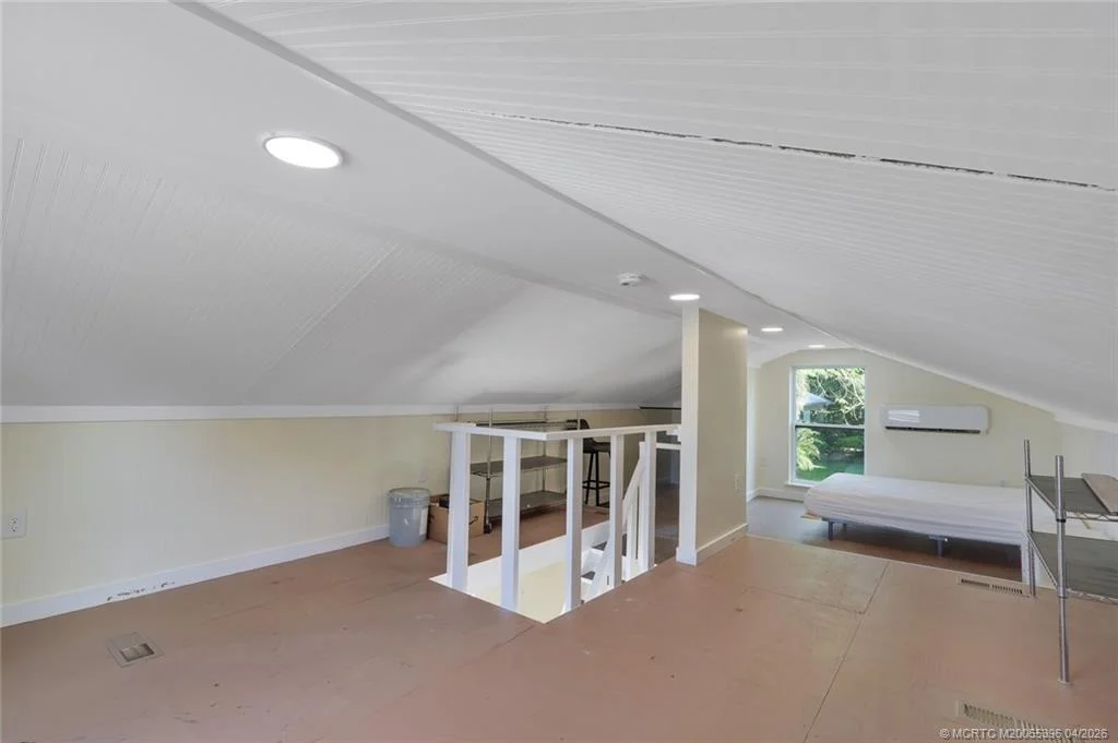 Photo of 550 SW Riverview Street