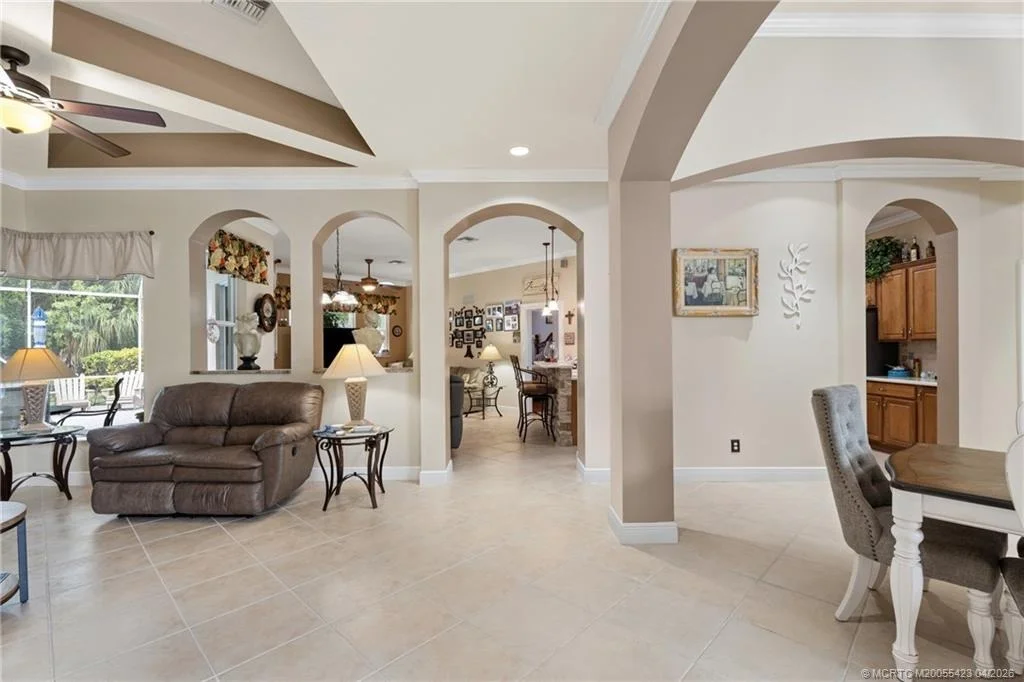 Photo of 917 SW Blue Stem Way