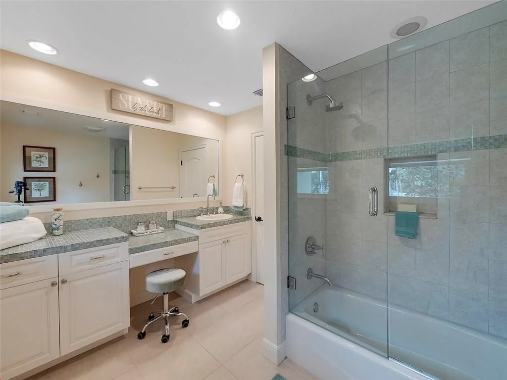 Photo of 1341 SE Riverside Drive