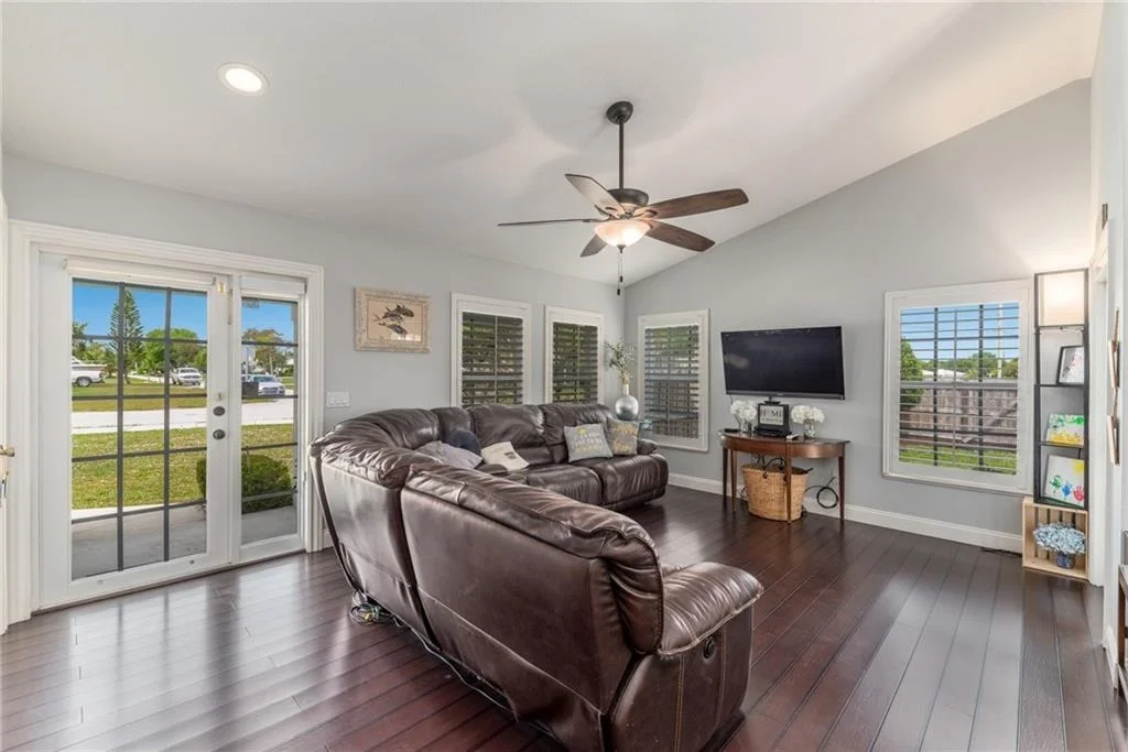 Photo of 4239 SE Robertson Road
