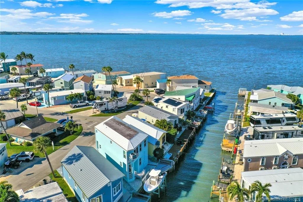 Photo of 20 Nettles Boulevard