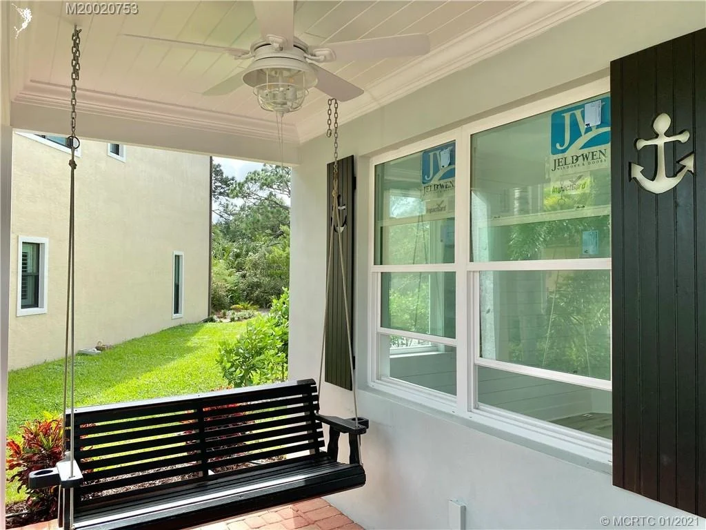 Photo of 1126 NE Post Oak Way