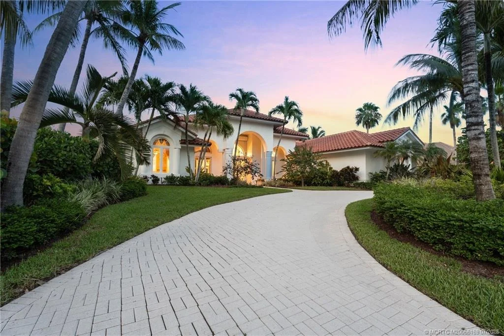Photo of 6841 SE Harbor Circle