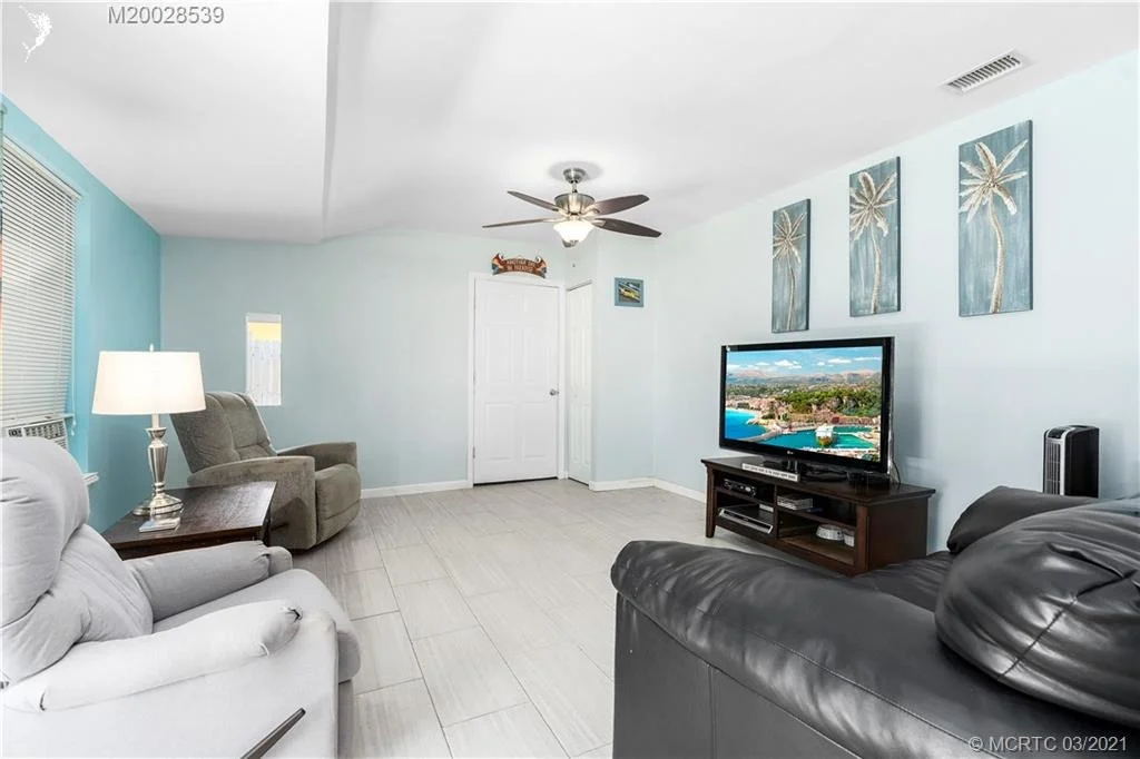 Photo of 953 NW 12th Terrace NW