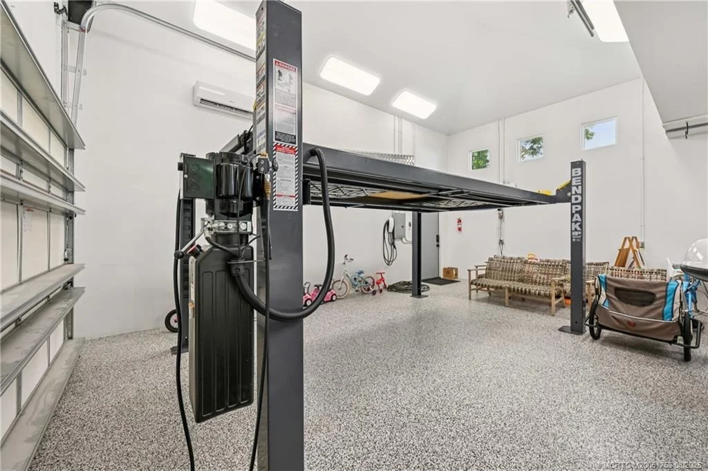 Photo of 200 SE Pelican Drive