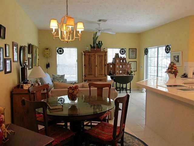 Photo of 6884 Bronte Circle