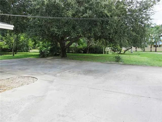 Photo of 2502 SE SAINT LUCIE Boulevard