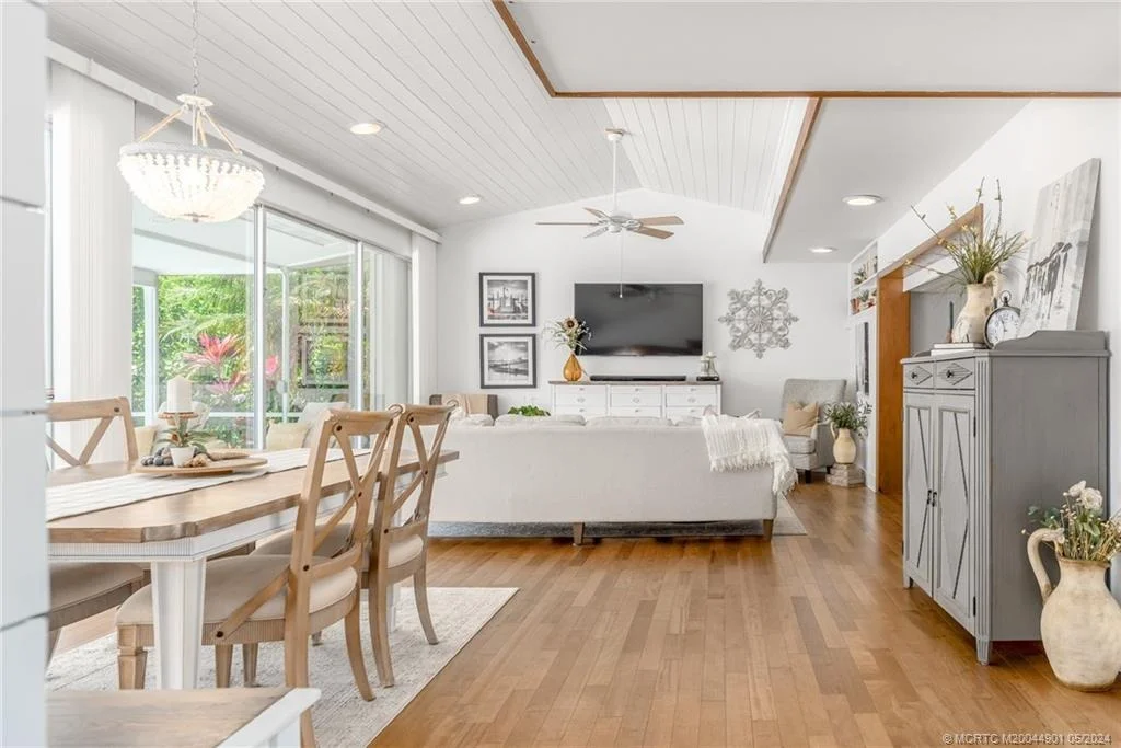 Photo of 1686 NW Harbor Place