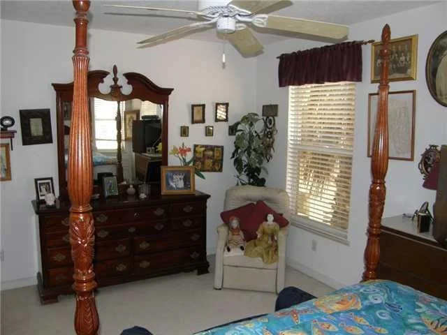 Photo of 2011 Nettles Boulevard