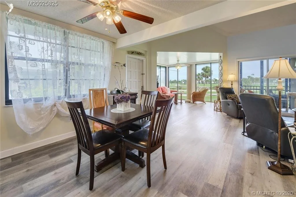 Photo of 320 NE Golfview Circle