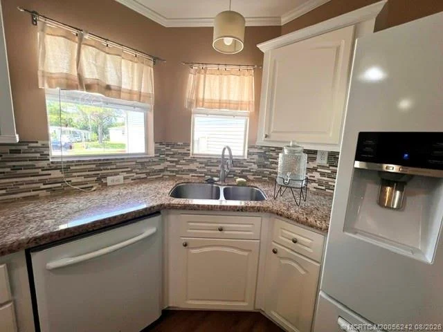 Photo of 4090 5th Avenue