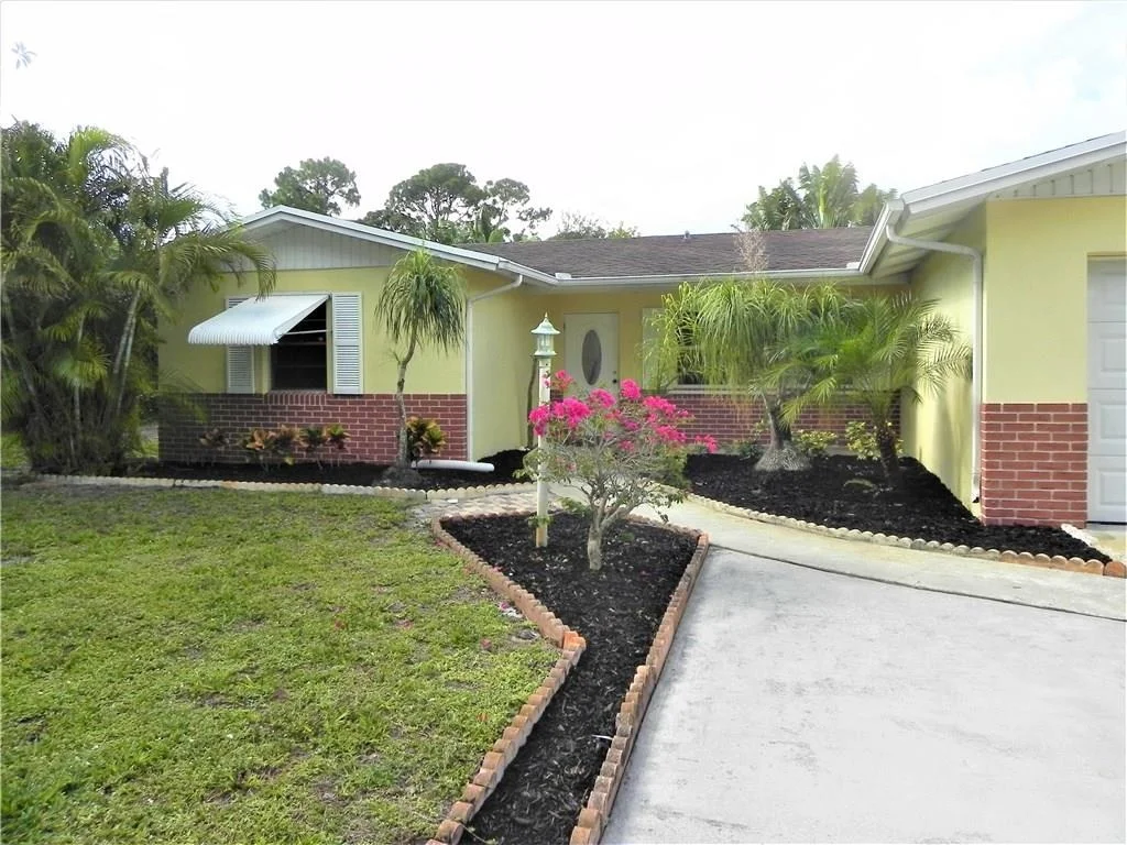 Photo of 1686 SE 10th Street