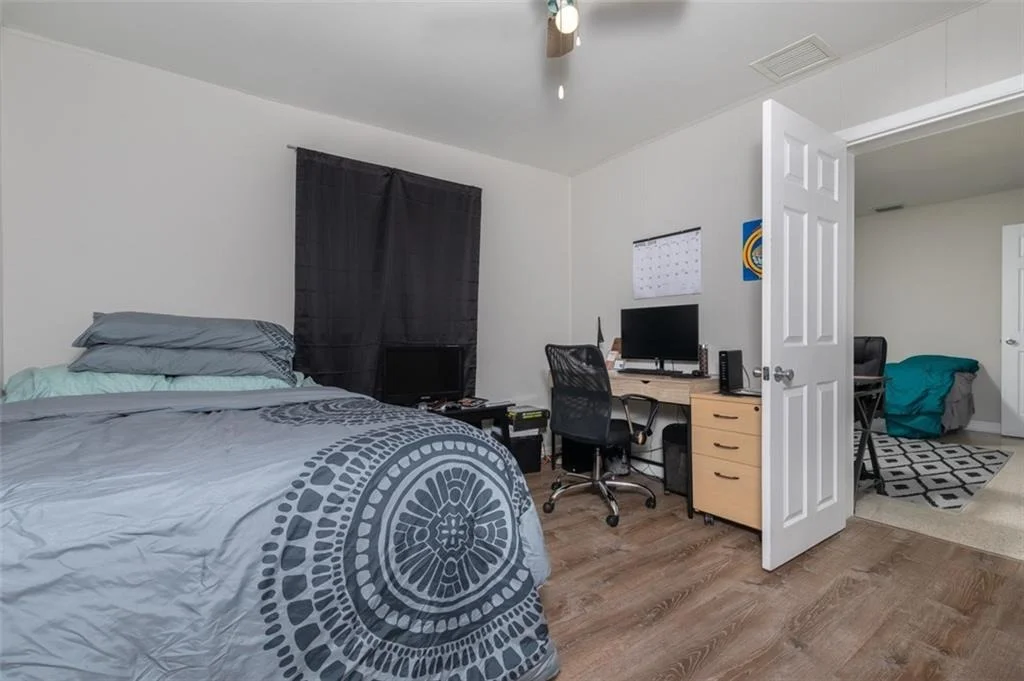 Photo of 2389 NW Sunset Boulevard
