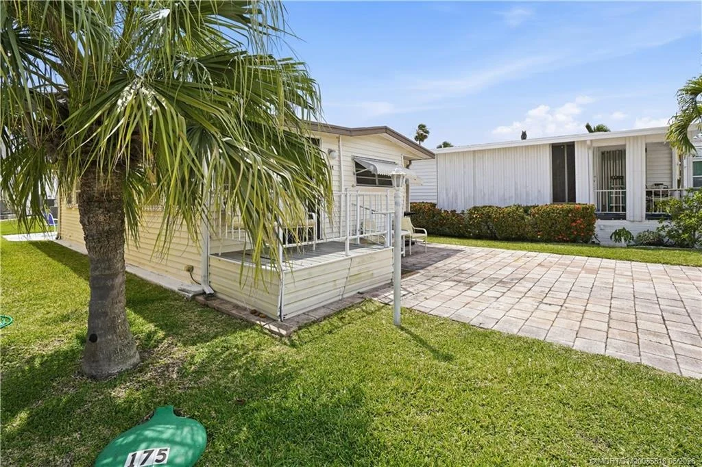 Photo of 175 Nettles Boulevard