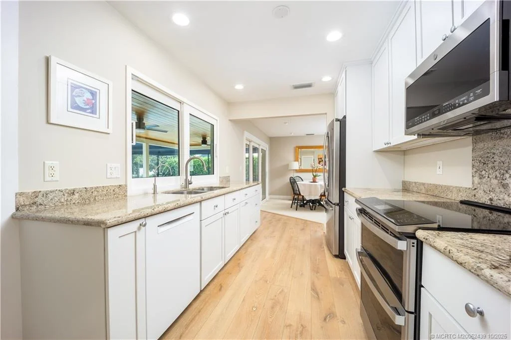 Photo of 7960 SE River Lane