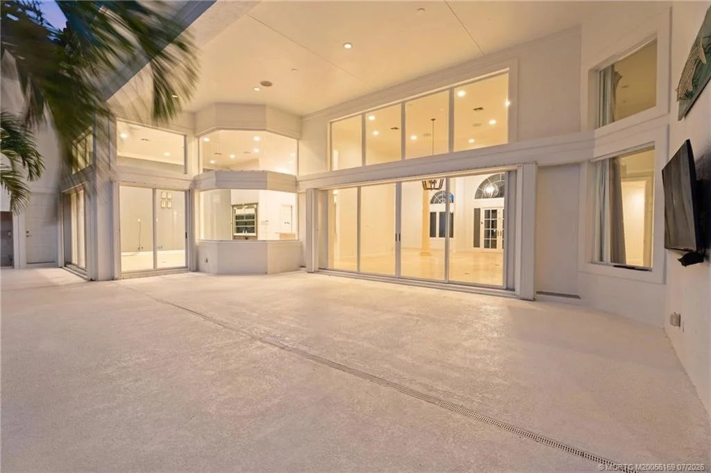 Photo of 6841 SE Harbor Circle