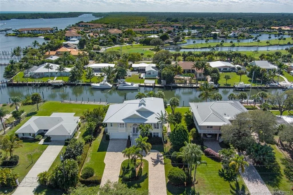 Photo of 5914 SE Horseshoe Point Road