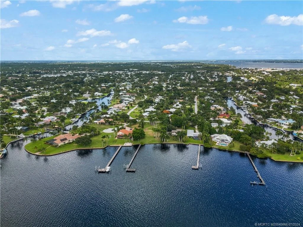 Photo of 1809 NW Bright River Point