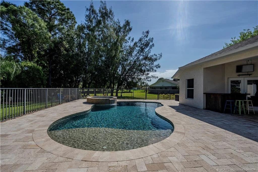 Photo of 1945 SE Emerald Court