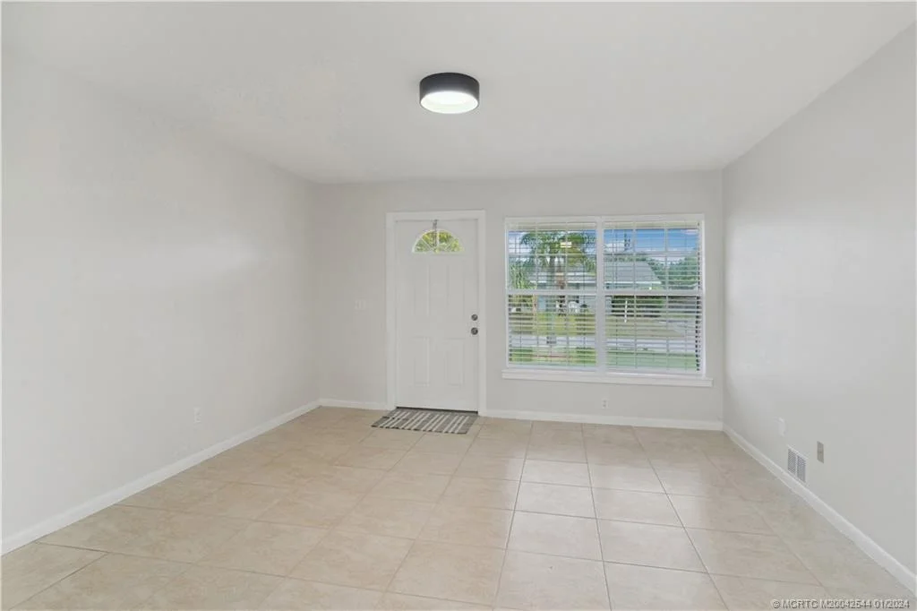Photo of 2290 NE Rustic Way