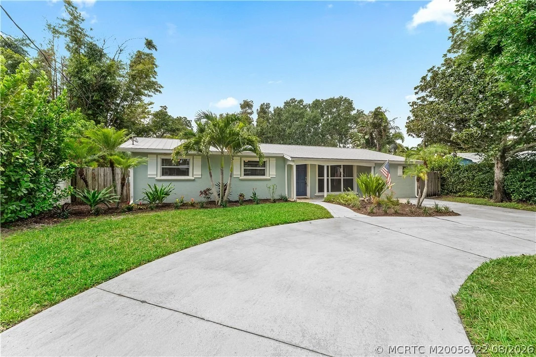 Photo of 502 SE Edgewood Drive