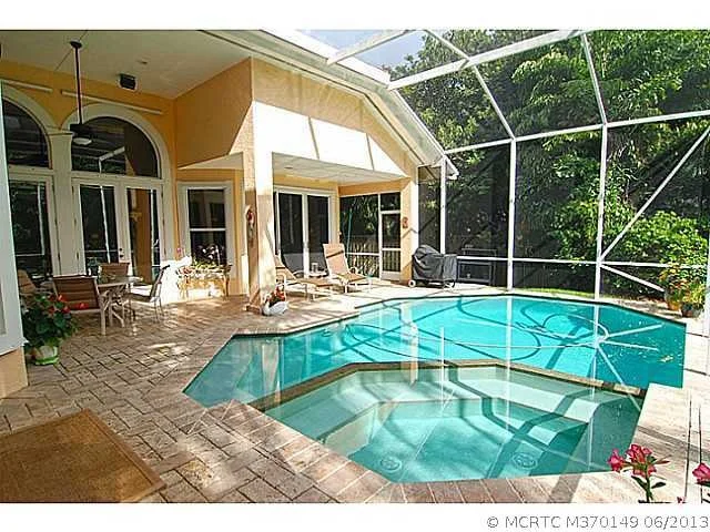 Photo of 158 S River Road