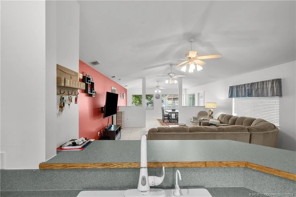 Photo of 664 SE 25th Street