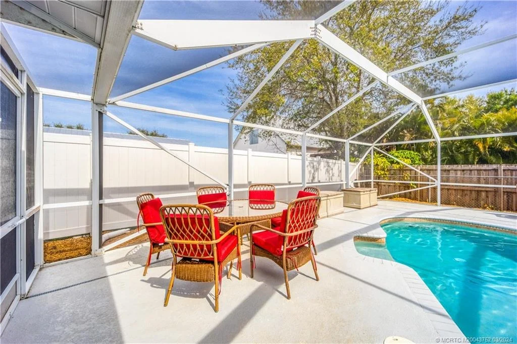 Photo of 5249 SE Horseshoe Point Road