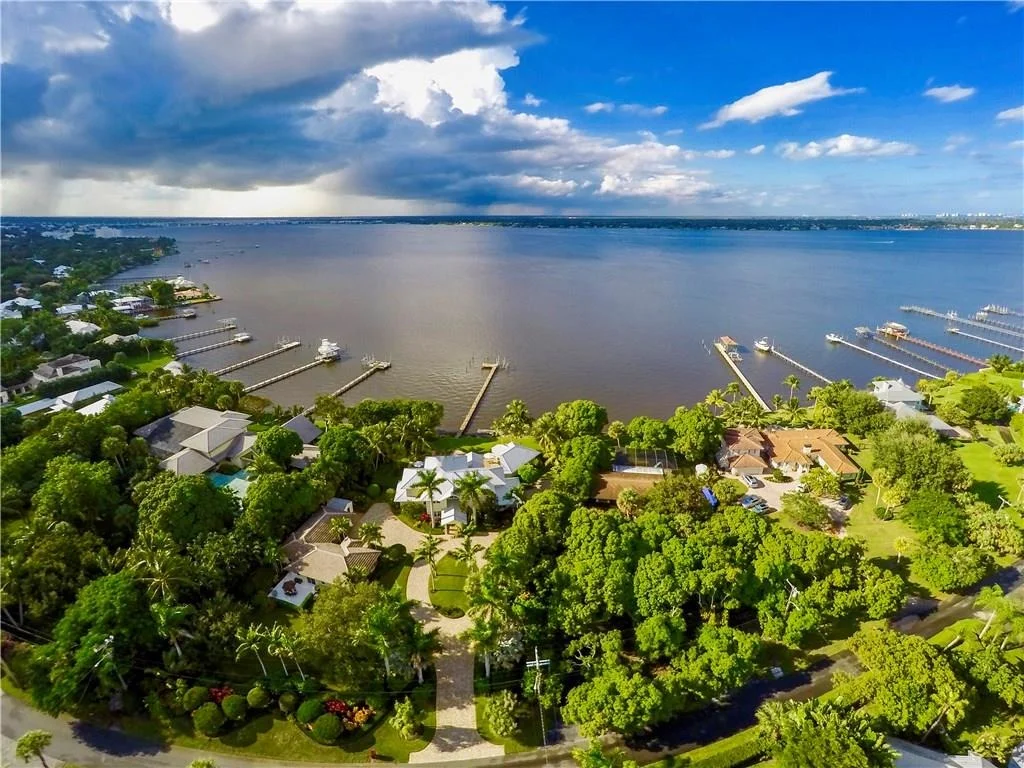 Photo of 1341 SE Riverside Drive