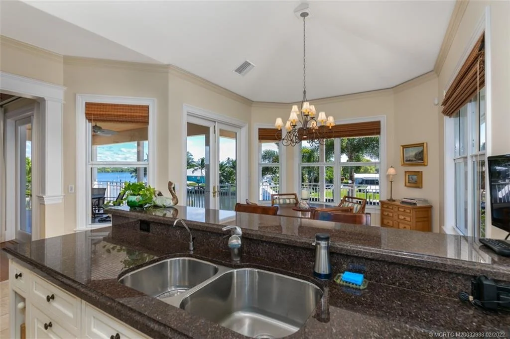 Photo of 5914 SE Horseshoe Point Road