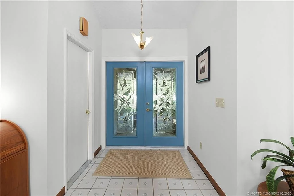 Photo of 8010 SE River Lane
