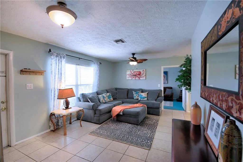 Photo of 2209 NW Sunset Boulevard