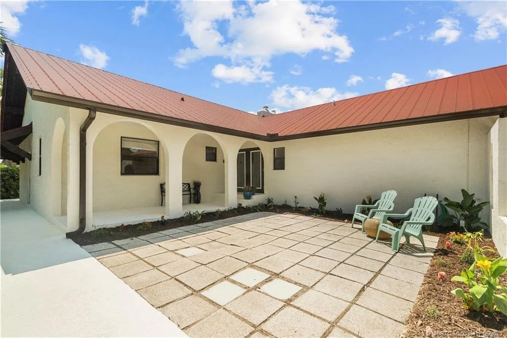 Photo of 104 N Sewalls Point Road