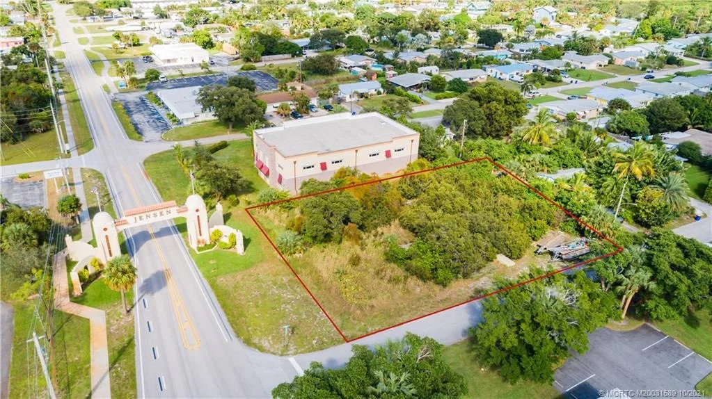 Photo of 2390 NE Dixie Highway