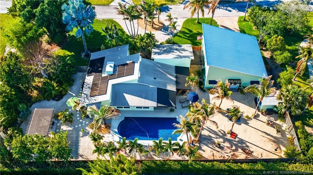Photo of 4942 SE Bayshore Terrace