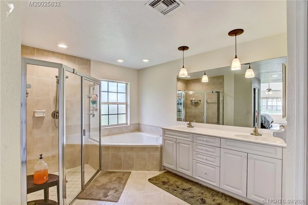 Photo of 3792 SE Fairway W