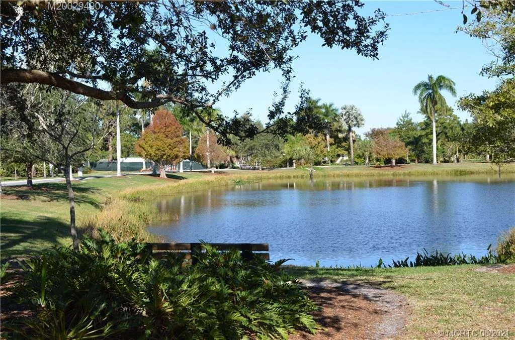 Photo of 1360 NW Lakeside Trail