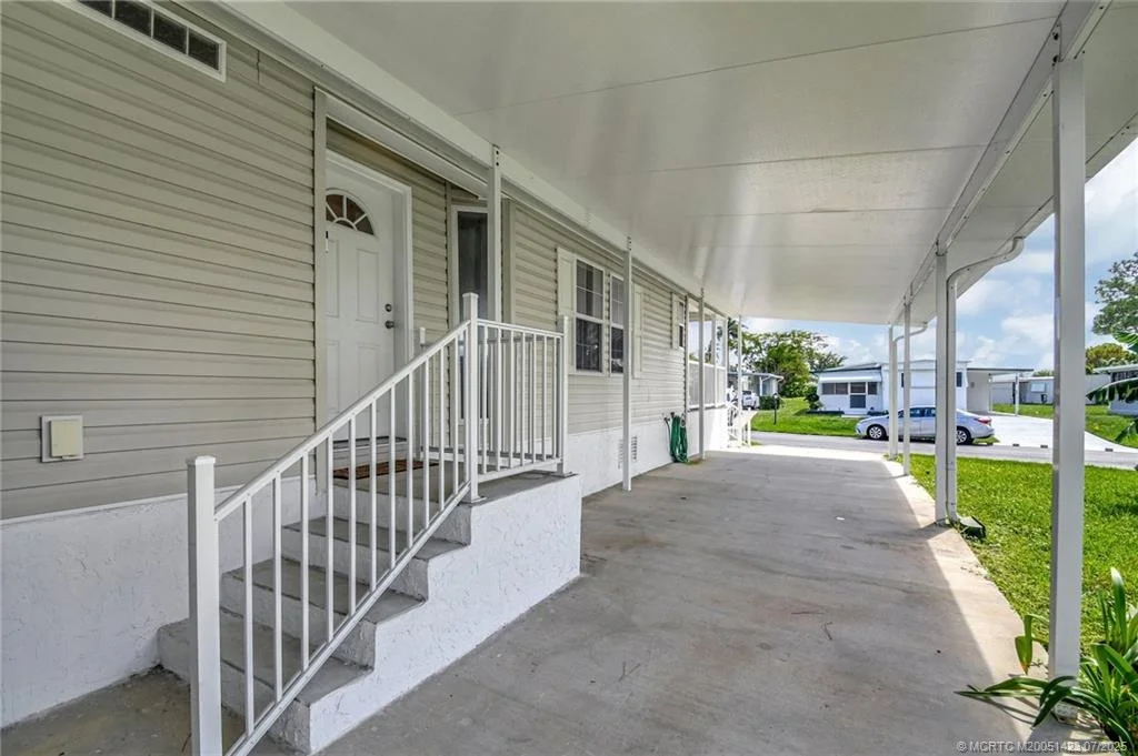 Photo of 4449 Royal Manor Boulevard