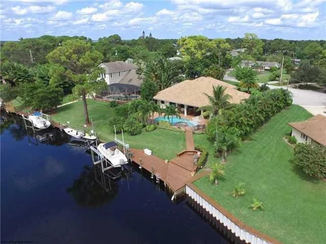 Photo of 1488 NW Lake Point