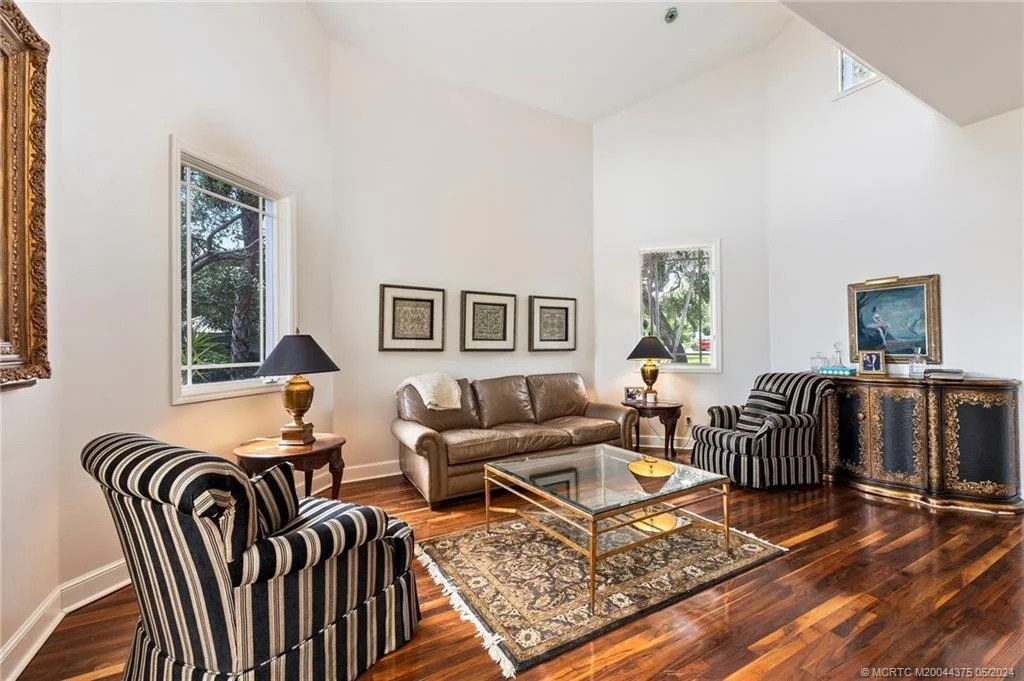 Photo of 12 Oakwood Drive