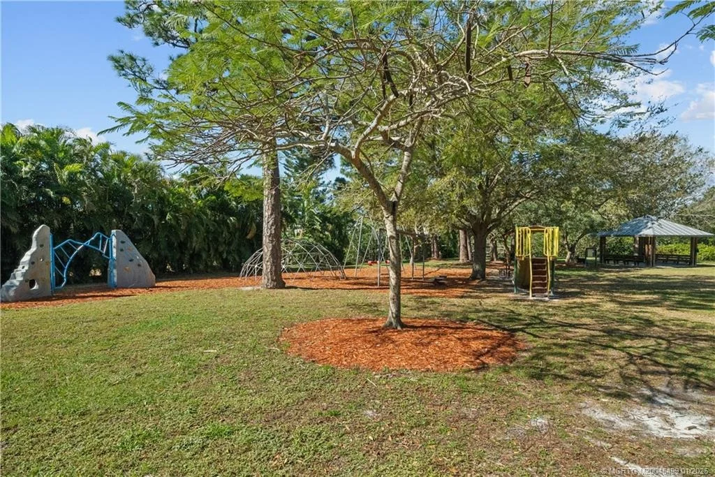 Photo of 804 NW Spruce Ridge Drive