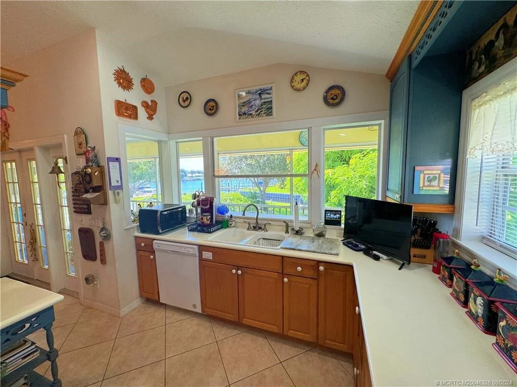 Photo of 4225 SE Centerboard Lane