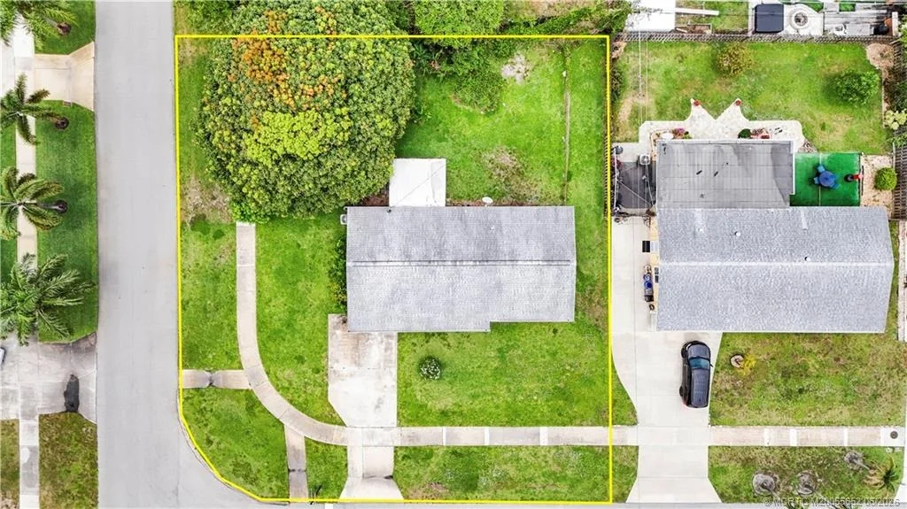 Photo of 940 Eucalyptus Road