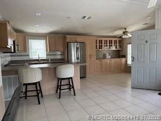 Photo of 677 Nettles Boulevard