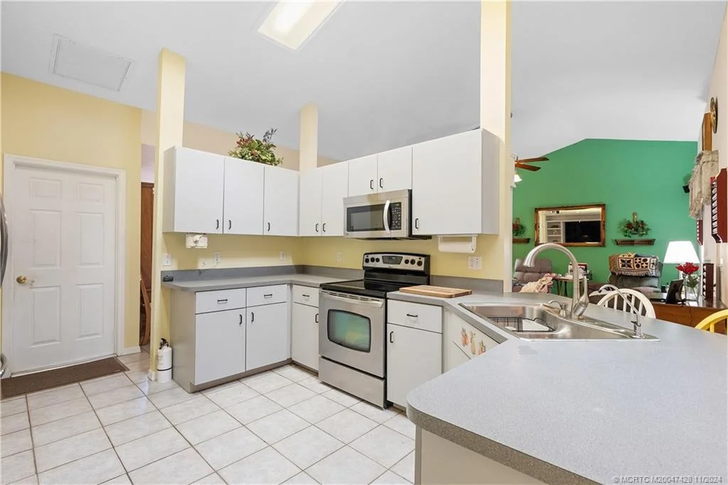 Photo of 7807 Paso Robles Boulevard