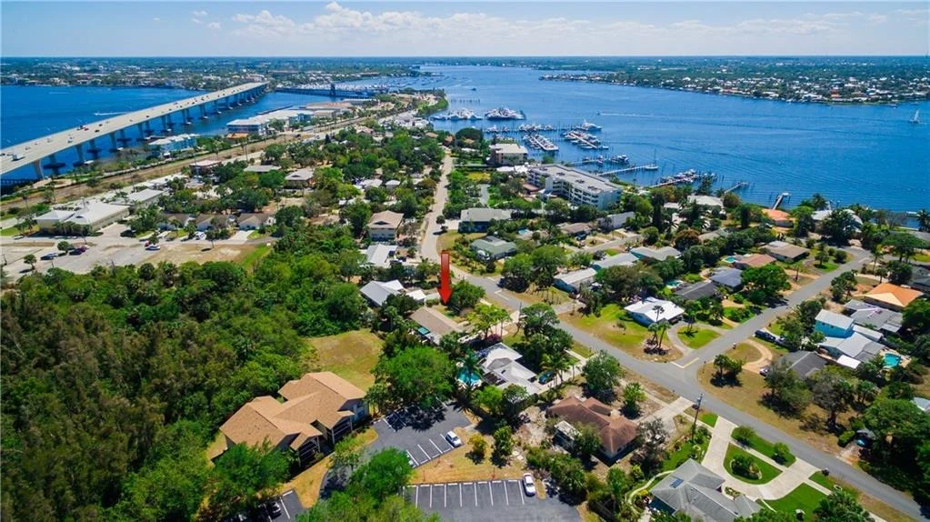Photo of 704 NW North River Drive