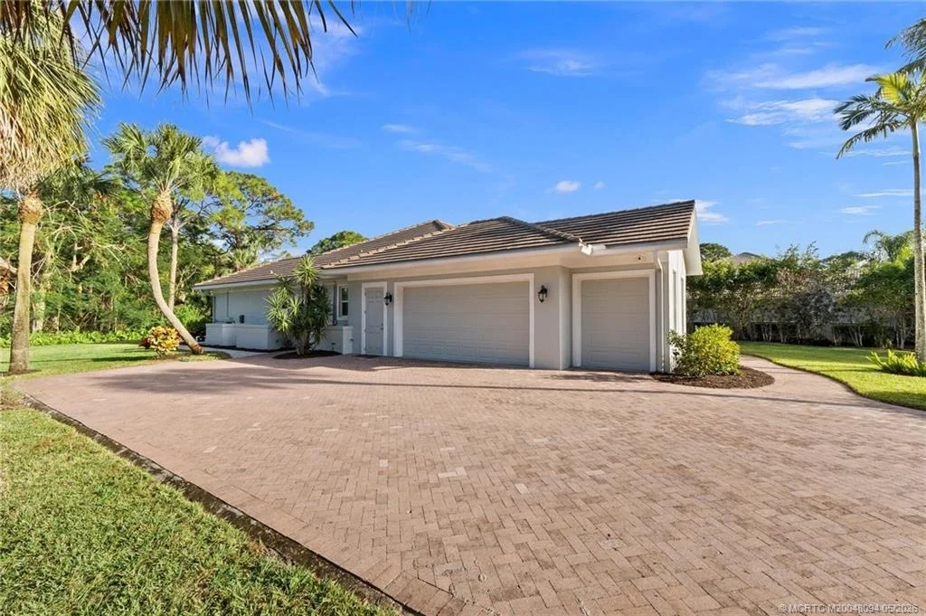 Photo of 1680 SE Cypress Glen Way