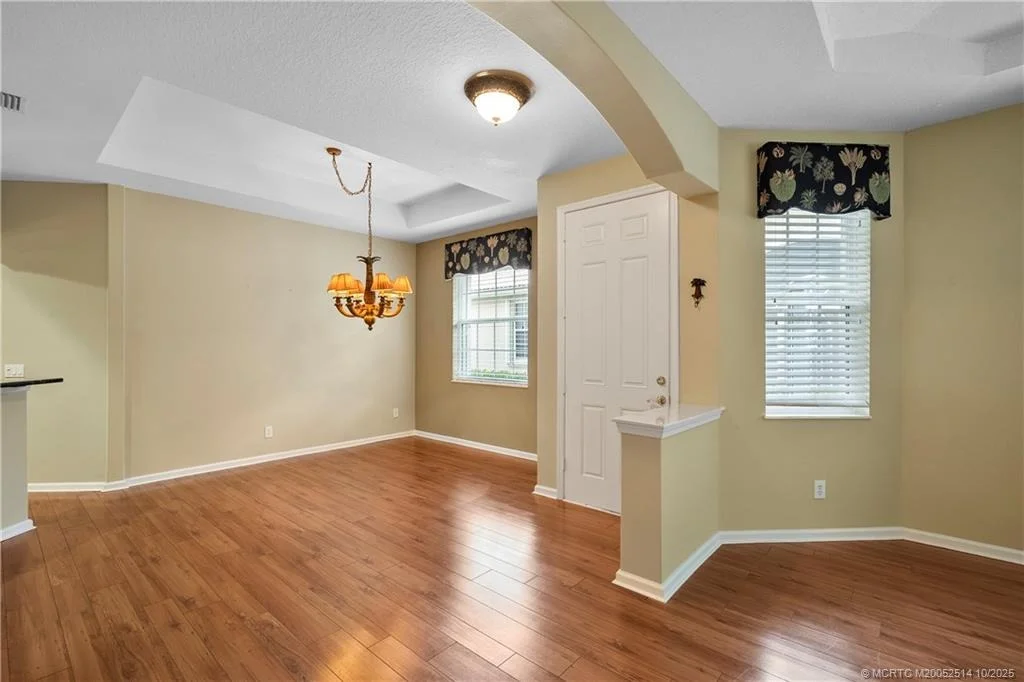 Photo of 620 NW Red Pine Way