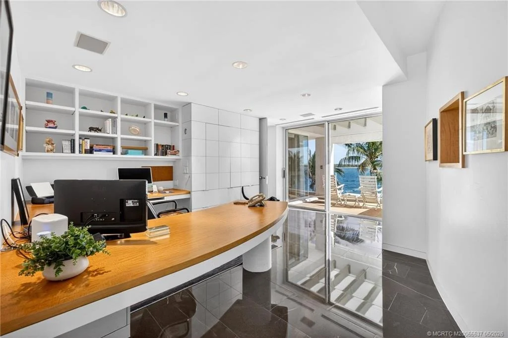 Photo of 7034 SE Harbor Circle